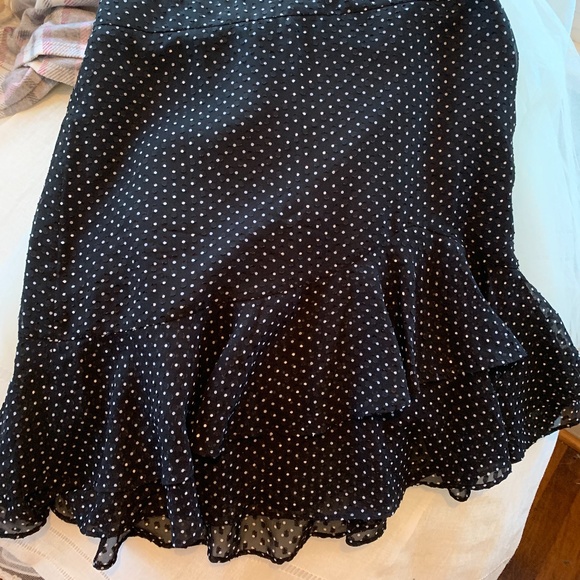 Ann Taylor factory ruffle skirt . Worn‎ 1x. Retail 89.99 - Picture 1 of 4